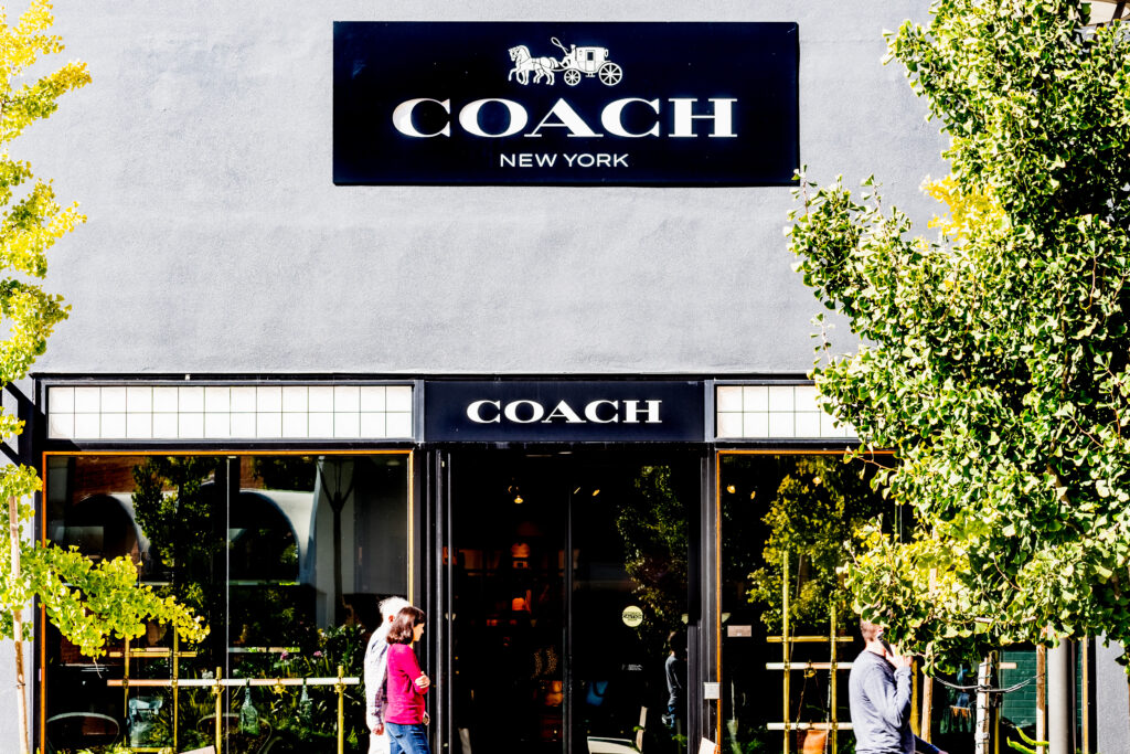 Coach - Coach It Forward